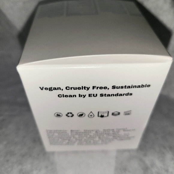 Strip Makeup Whipped Coconut Makeup Remover - Picture 6 of 10